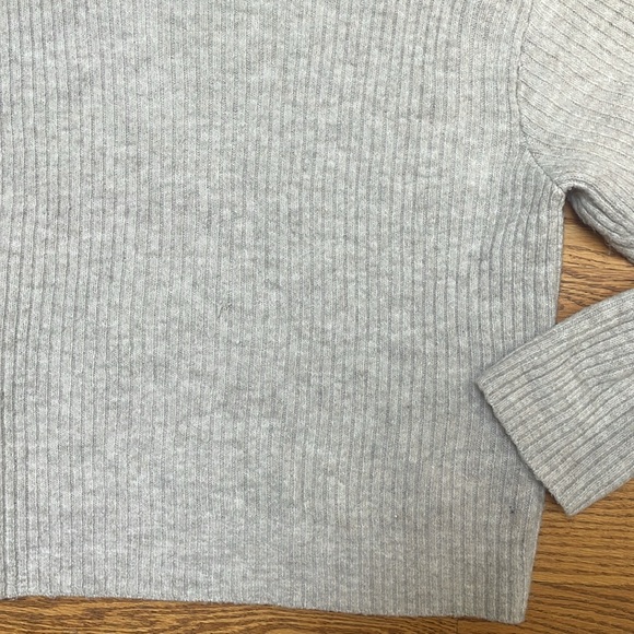 H&M sweater - Picture 3 of 5